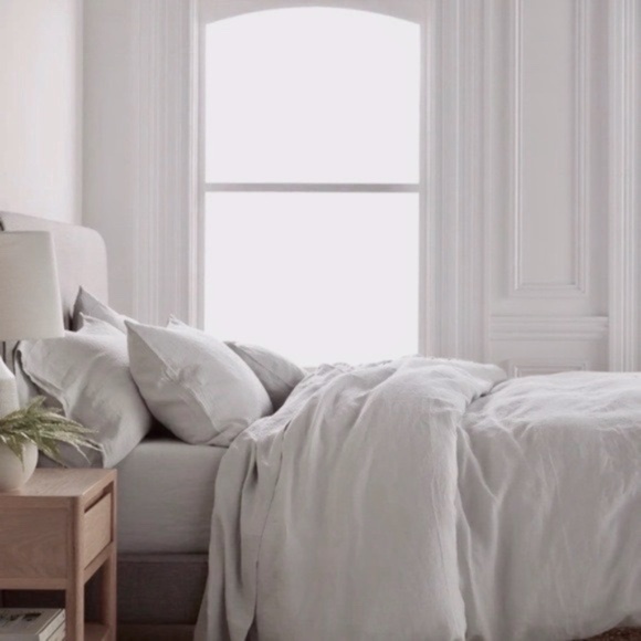 NWOT Quince European Linen Queen Duvet Cover in Light Grey - Picture 3 of 6